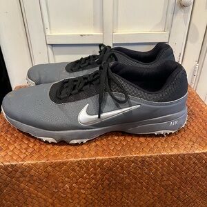 Nike Men's Black and Gray Cleats